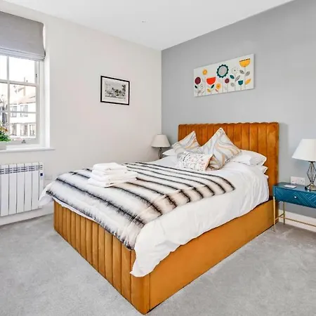 Finest Retreats - Market View *